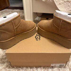 Classic Ultra Mini Platform Boot (Size 8)